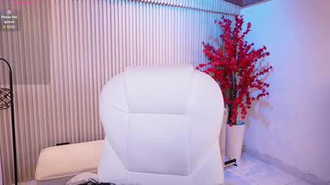 Snapshot of gianovak chatting on 10.25.25 gianovak online show from 10.25.25