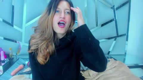 GiaRoussel online show from 12.30.24