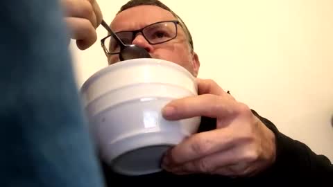 Snapshot of giddyup2222222 chatting on 11.17.25 giddyup2222222 online show from 11.17.25