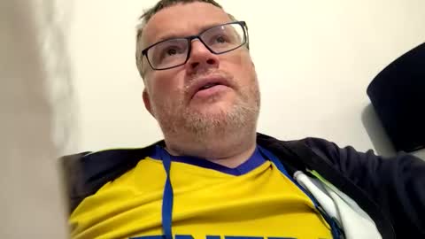 Snapshot of giddyup2222222 chatting on 11.21.25 giddyup2222222 online show from 11.21.25