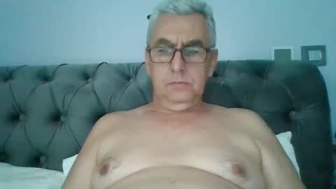 Snapshot of gigi1970 chatting on 09.14.25 gigi1970 online show from 09.14.25