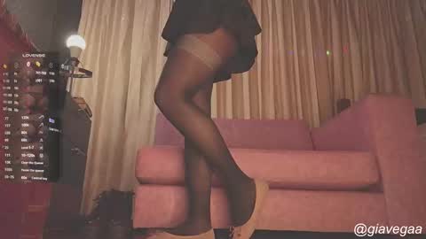 Snapshot of gigifontaine_ chatting on 11.28.25 Gigi independet model P online show from 11.28.25