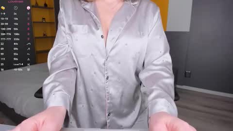 gigihadd online show from 02.12.26