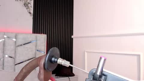 Gigi Doll online show from 11.04.25