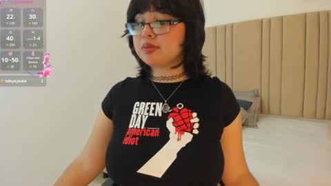 giiiia_ online show from 09.11.25