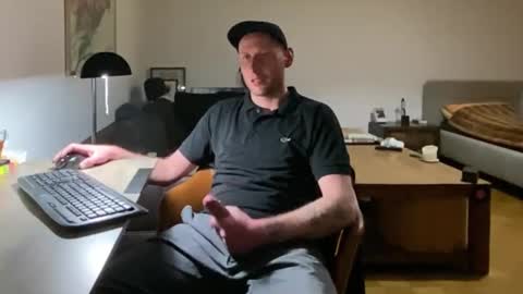 Snapshot of gilbertlachsmann chatting on 02.20.25 Sebastian online show from 02.20.25