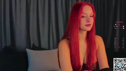 Snapshot of gildedkitten chatting on 09.30.25 Stacy online show from 09.30.25