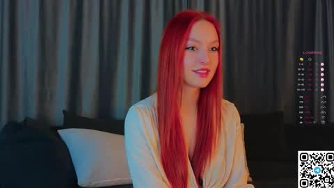 Snapshot of gildedkitten chatting on 10.02.25 Stacy online show from 10.02.25