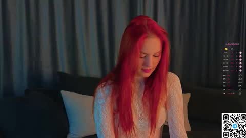 Snapshot of gildedkitten chatting on 10.07.25 Stacy online show from 10.07.25