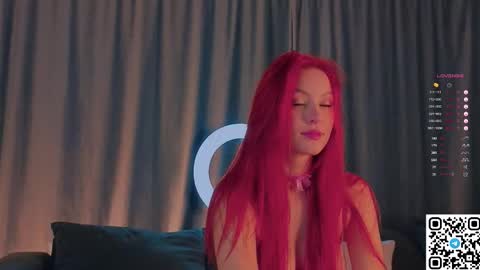 Snapshot of gildedkitten chatting on 10.12.25 Stacy online show from 10.12.25