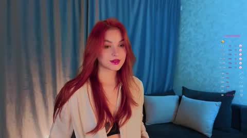 Snapshot of gildedkitten chatting on 10.30.25 Stacy online show from 10.30.25