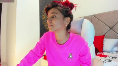 Snapshot of gimenalara chatting on 12.29.24 Gimena online show from 12.29.24