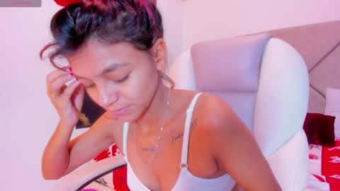 Snapshot of gimenalara chatting on 01.15.25 Gimena online show from 01.15.25