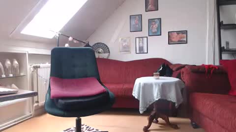 Snapshot of ginablondecam chatting on 02.12.25 Gina online show from 02.12.25