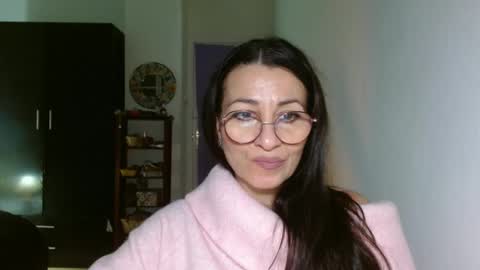 GinaONeon online show from 12.20.24