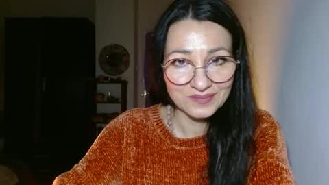 GinaONeon online show from 01.04.25