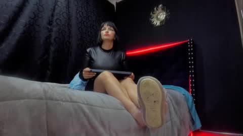 Snapshot of ginger_amarett chatting on 12.21.24 Miss online show from 12.21.24