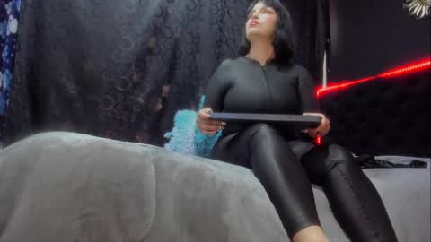 Snapshot of ginger_amarett chatting on 01.06.25 Miss online show from 01.06.25