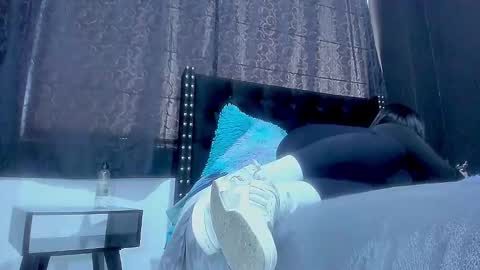 Miss online show from 10.15.25