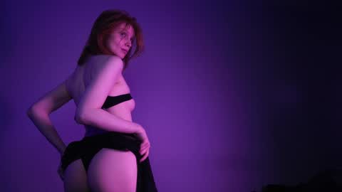        im expecting 350 thumbs up on my altar   online show from 12.18.24