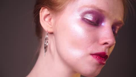        im expecting 350 thumbs up on my altar   online show from 01.05.25