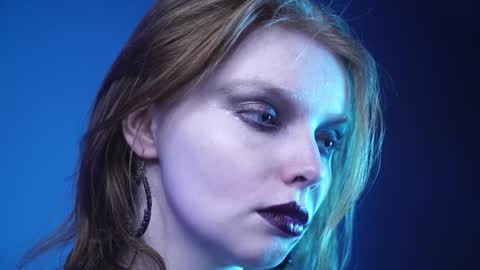        im expecting 350 thumbs up on my altar   online show from 01.06.25