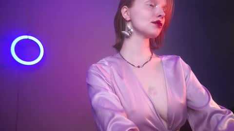        im expecting 350 thumbs up on my altar   online show from 09.13.25