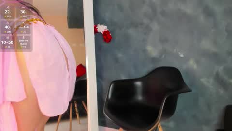 Snapshot of gingermoon_ chatting on 12.19.25 Ginger online show from 12.19.25