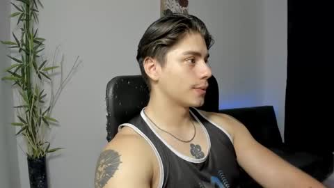 Snapshot of gio_russo chatting on 12.19.24 GioRusso online show from 12.19.24