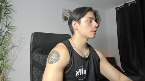 Snapshot of gio_russo chatting on 01.03.25 GioRusso online show from 01.03.25