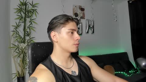 Snapshot of gio_russo chatting on 01.17.25 GioRusso online show from 01.17.25