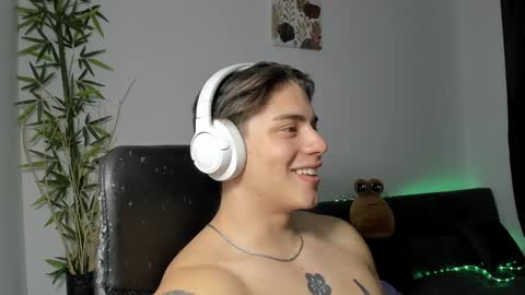 Snapshot of gio_russo chatting on 01.27.25 GioRusso online show from 01.27.25
