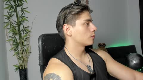 Snapshot of gio_russo chatting on 01.29.25 GioRusso online show from 01.29.25