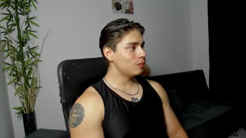 Snapshot of gio_russo chatting on 02.12.25 GioRusso online show from 02.12.25
