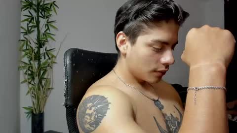 Snapshot of gio_russo chatting on 02.14.25 GioRusso online show from 02.14.25