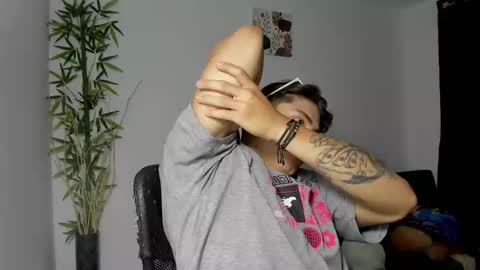 Snapshot of gio_russo chatting on 03.05.25 GioRusso online show from 03.05.25