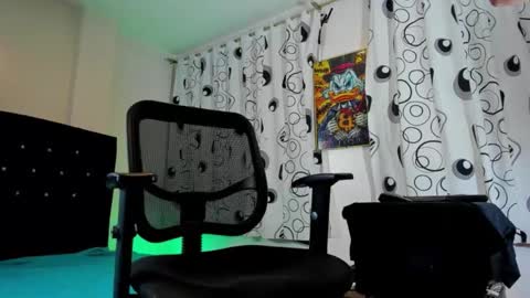 Snapshot of giomar_reyes chatting on 10.26.25 GIOMAR REYES online show from 10.26.25