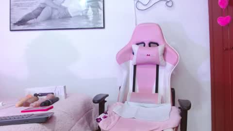 giorgina_montiere online show from 12.22.25