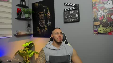 Snapshot of giorgio_leone2 chatting on 12.21.24 Giorgio leone online show from 12.21.24