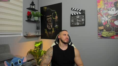 Snapshot of giorgio_leone2 chatting on 12.23.24 Giorgio leone online show from 12.23.24