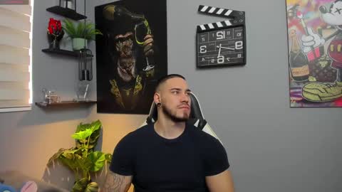 Snapshot of giorgio_leone2 chatting on 12.27.24 Giorgio leone online show from 12.27.24