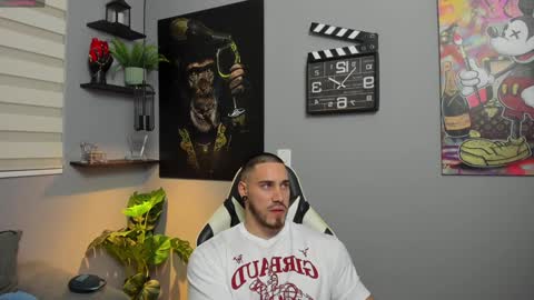 Snapshot of giorgio_leone2 chatting on 12.30.24 Giorgio leone online show from 12.30.24