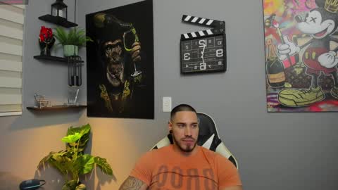 Snapshot of giorgio_leone2 chatting on 12.31.24 Giorgio leone online show from 12.31.24