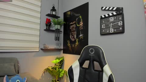 Snapshot of giorgio_leone2 chatting on 01.12.25 Giorgio leone online show from 01.12.25