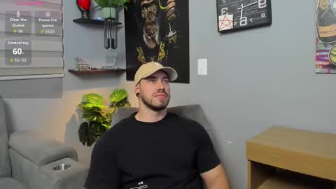 Snapshot of giorgio_leone2 chatting on 10.18.25 Giorgio leone online show from 10.18.25