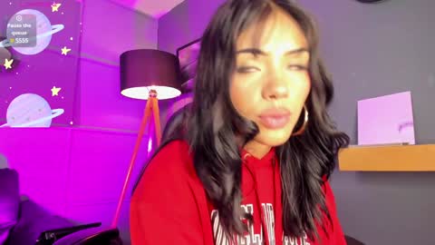 Snapshot of giovanna_oliveira chatting on 01.18.25 Giovanna online show from 01.18.25