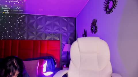 Snapshot of giovanna_oliveira chatting on 01.28.25 Giovanna online show from 01.28.25