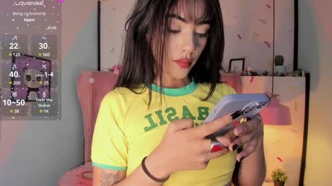 Snapshot of giovanna_oliveira chatting on 02.09.25 Giovanna online show from 02.09.25