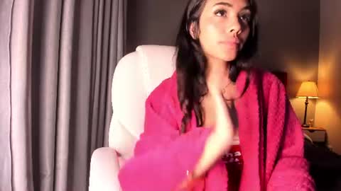 Snapshot of giovanna_oliveira chatting on 06.29.26 Giovanna online show from 06.29.26