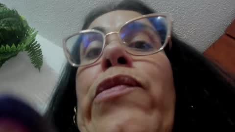 Snapshot of girasol_walton chatting on 09.25.25 Girasol Walton online show from 09.25.25